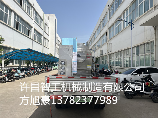 河南老鄉(xiāng)訂購(gòu)的電磁炒貨機(jī)裝車發(fā)貨
