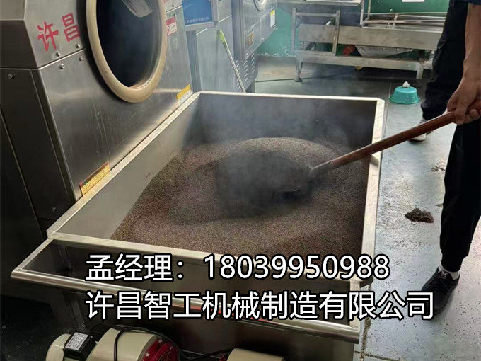 河北客戶來廠試機(jī)，芝麻炒制飄香！
